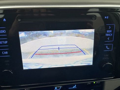 Used 2017 Toyota Corolla LE image 6