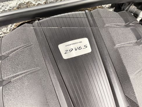 Certified 2023 Porsche Macan S AWD/4WD image 62