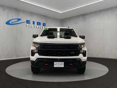 Used 2024 Chevrolet Silverado 1500 Custom Trail Boss AWD/4WD image 9