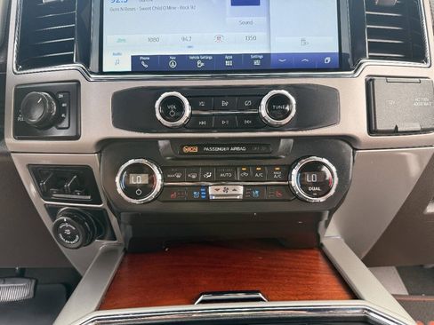 Used 2022 Ford F250 King Ranch w/ King Ranch Ultimate Package AWD/4WD image 13