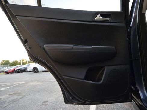 Used 2018 Kia Sportage LX w/ LX Technology Package image 46