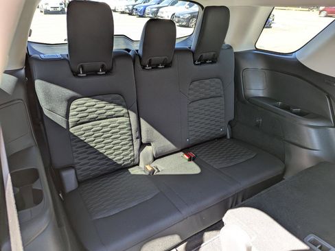 Used 2022 Nissan Pathfinder S AWD/4WD image 41