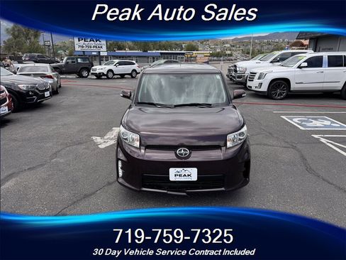 Used 2015 Scion xB FWD image 2