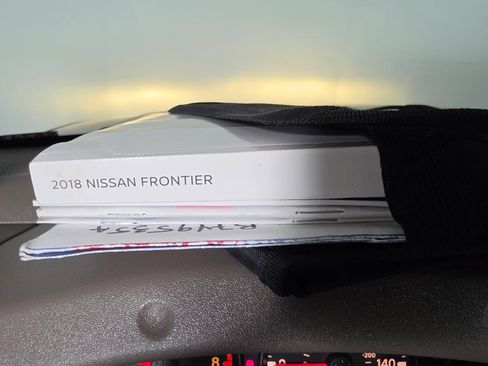 Used 2018 Nissan Frontier SV AWD/4WD image 33
