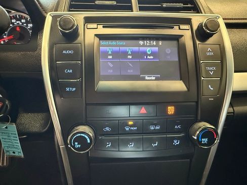 Used 2015 Toyota Camry SE FWD image 27