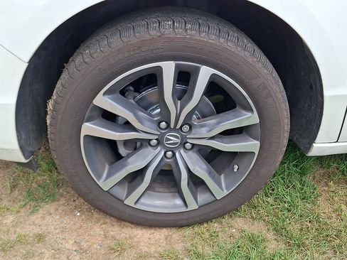 Used 2019 Acura MDX SH-AWD w/ Advance Package image 4