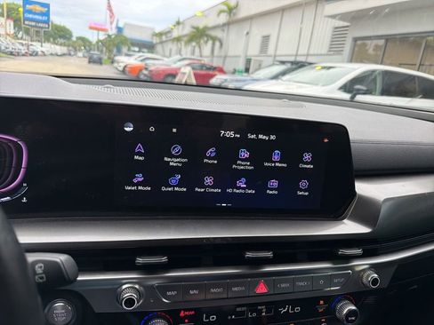 Used 2024 Kia Telluride LX FWD image 3
