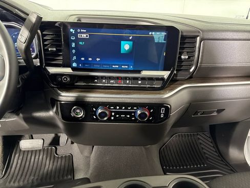 Used 2023 Chevrolet Silverado 1500 LT AWD/4WD image 16