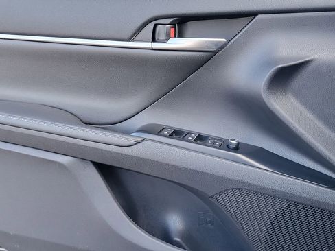 Used 2019 Toyota Camry XSE image 19