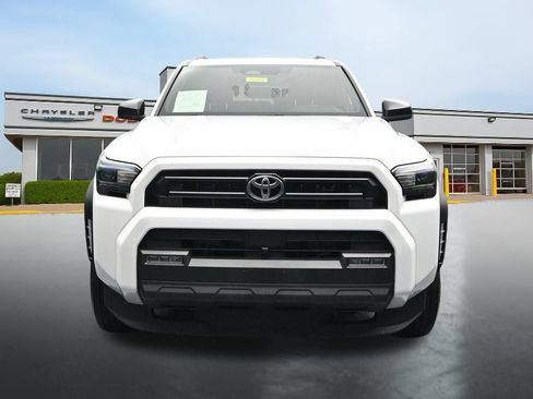 Used 2025 Toyota 4Runner SR5 AWD/4WD image 8