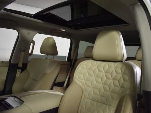 New 2026 Nissan Armada Platinum AWD/4WD image 10