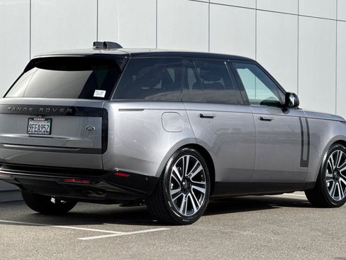 Used 2023 Land Rover Range Rover SE AWD/4WD image 5