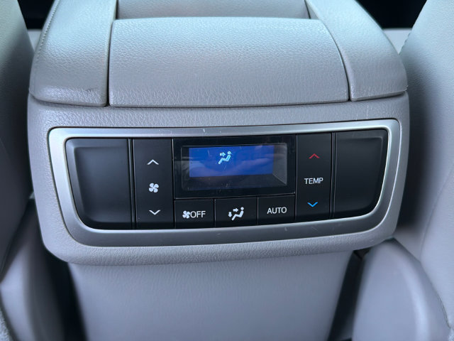 Used 2016 Toyota Highlander XLE FWD image 26