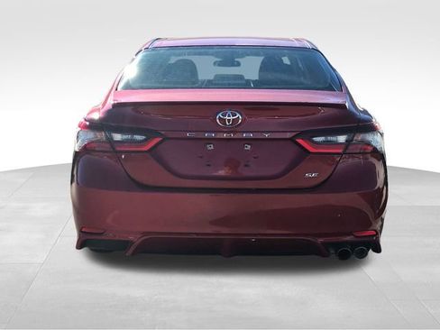 Used 2021 Toyota Camry SE image 9