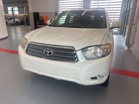 Used 2010 Toyota Highlander Limited AWD/4WD image 2