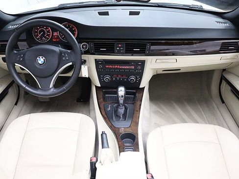 Used 2011 BMW 335i Convertible RWD image 23