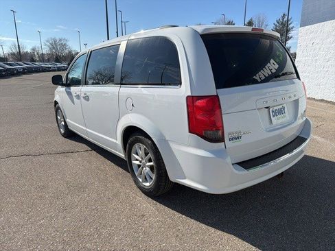 Used 2018 Dodge Grand Caravan SXT image 3