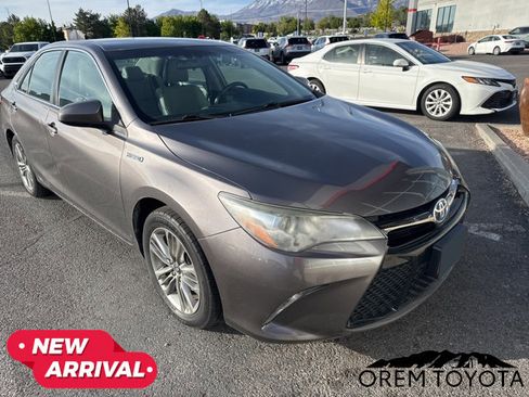 Used 2016 Toyota Camry SE FWD image 1