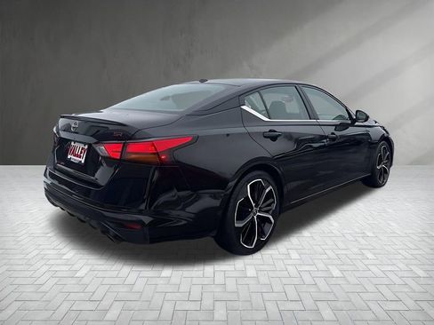 Used 2024 Nissan Altima 2.5 SR image 7
