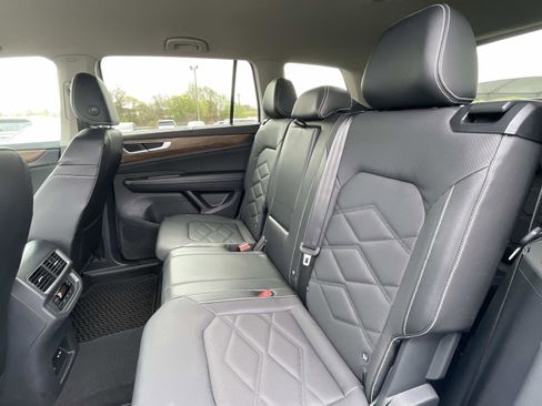Certified 2024 Volkswagen Atlas SE image 12