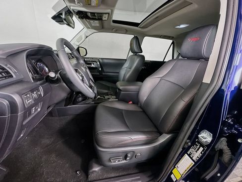 Used 2022 Toyota 4Runner TRD Off-Road Premium w/ Moonroof Package AWD/4WD image 21