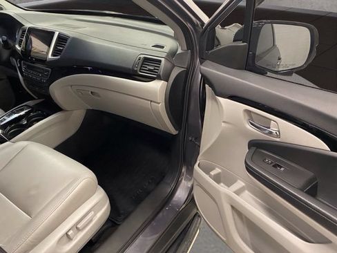 Used 2018 Honda Pilot Touring image 20
