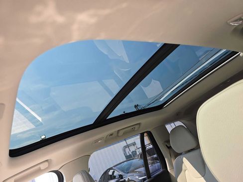 Certified 2023 Volvo XC90 T8 Plus AWD/4WD image 26