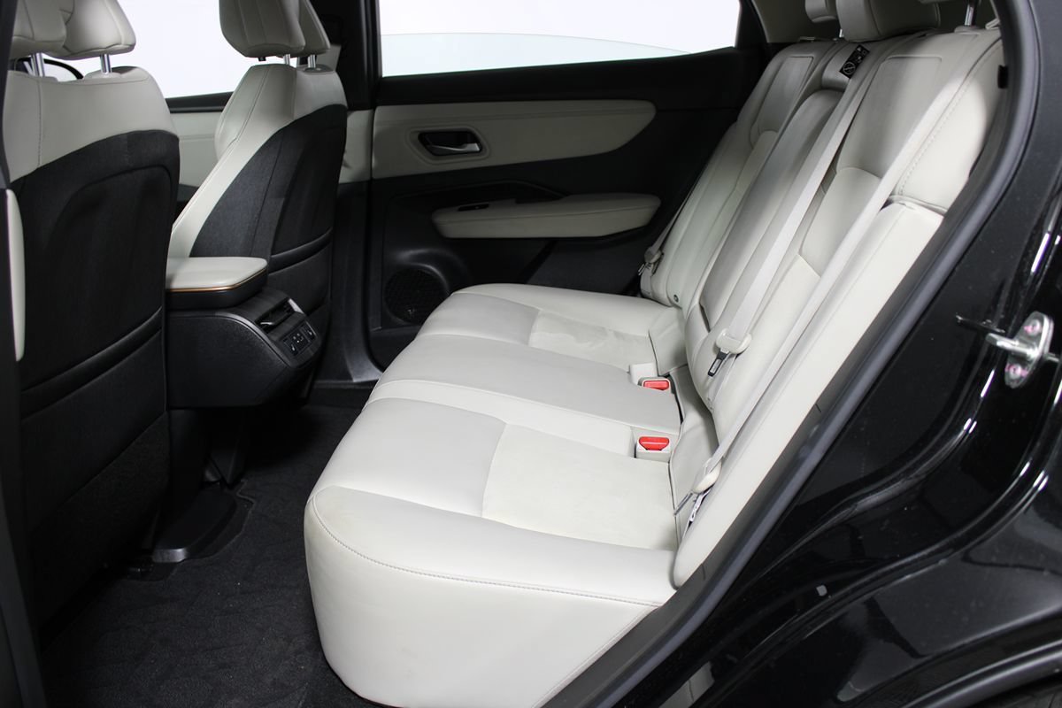 Used 2023 Nissan Ariya FWD image 24