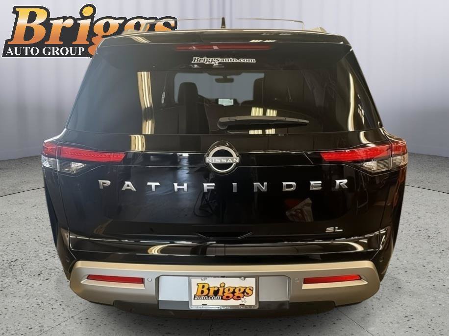 Used 2025 Nissan Pathfinder SL FWD image 5