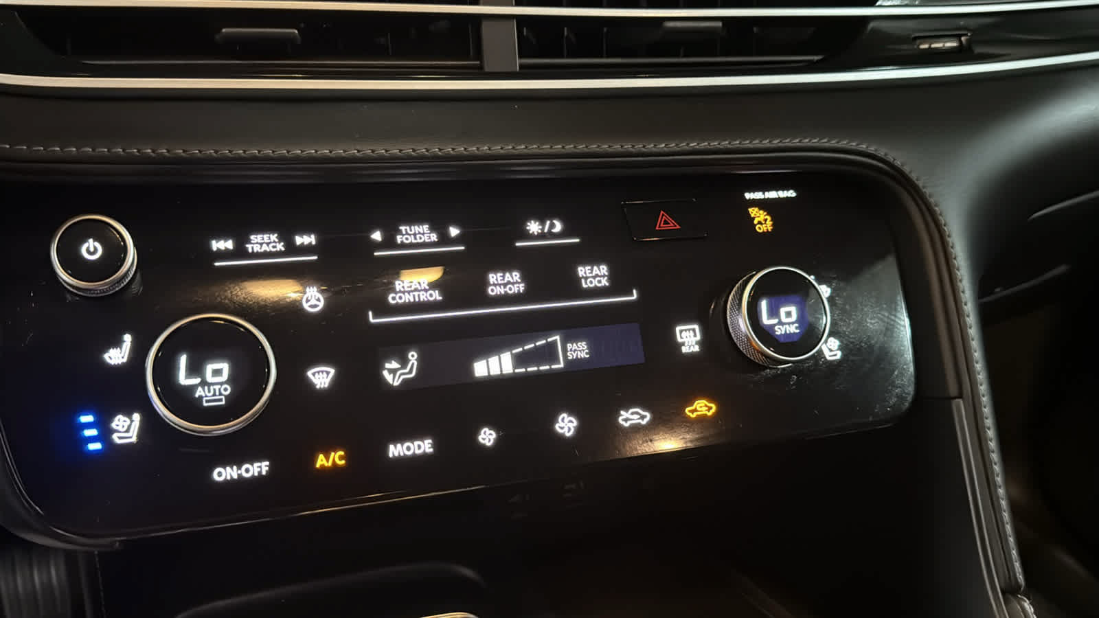 Used 2023 INFINITI QX60 Luxe w/ Cargo Package AWD/4WD image 19