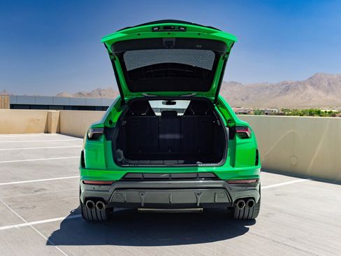 Used 2023 Lamborghini Urus Performante AWD/4WD image 23
