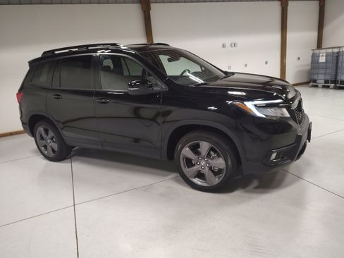 Used 2019 Honda Passport Touring image 2