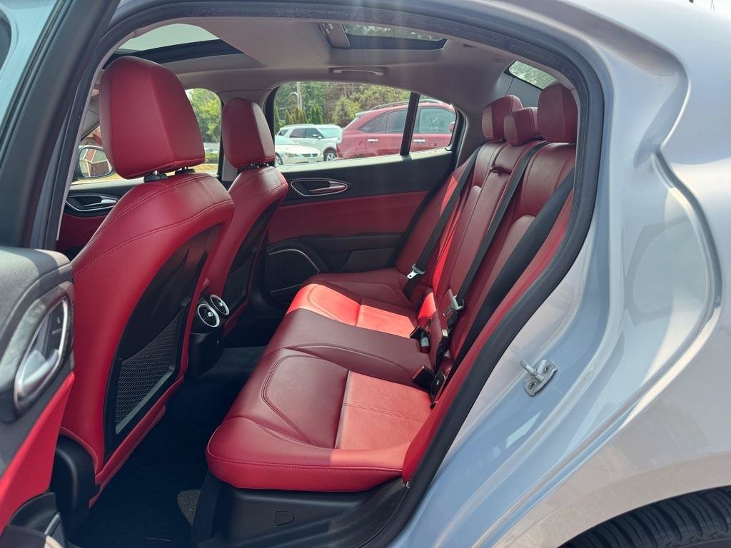 Used 2020 Alfa Romeo Giulia AWD w/ Quick Order Package 22J Sport image 17