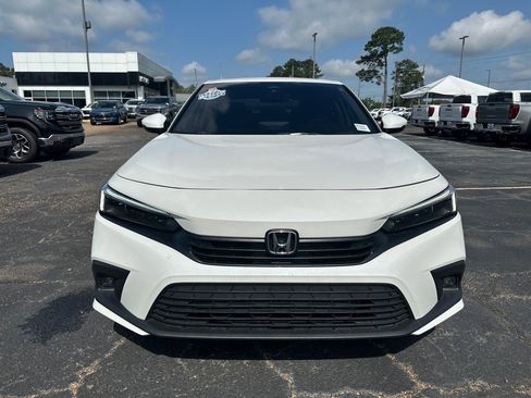Used 2024 Honda Civic Touring image 2