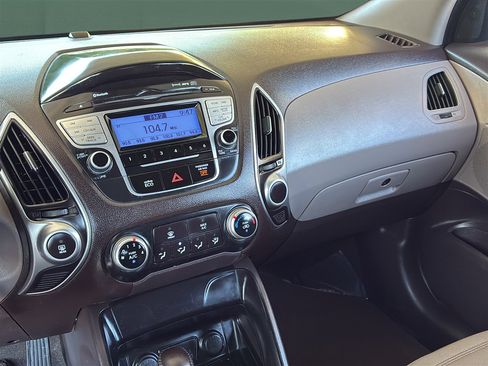 Used 2012 Hyundai Tucson GLS image 15