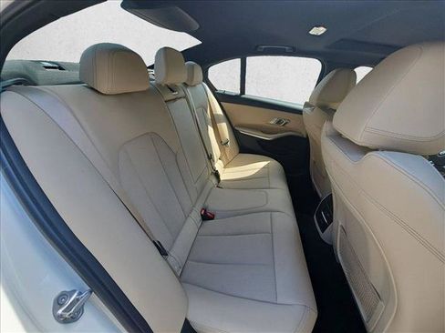 Used 2022 BMW 330i Sedan w/ M Sport Package RWD image 16