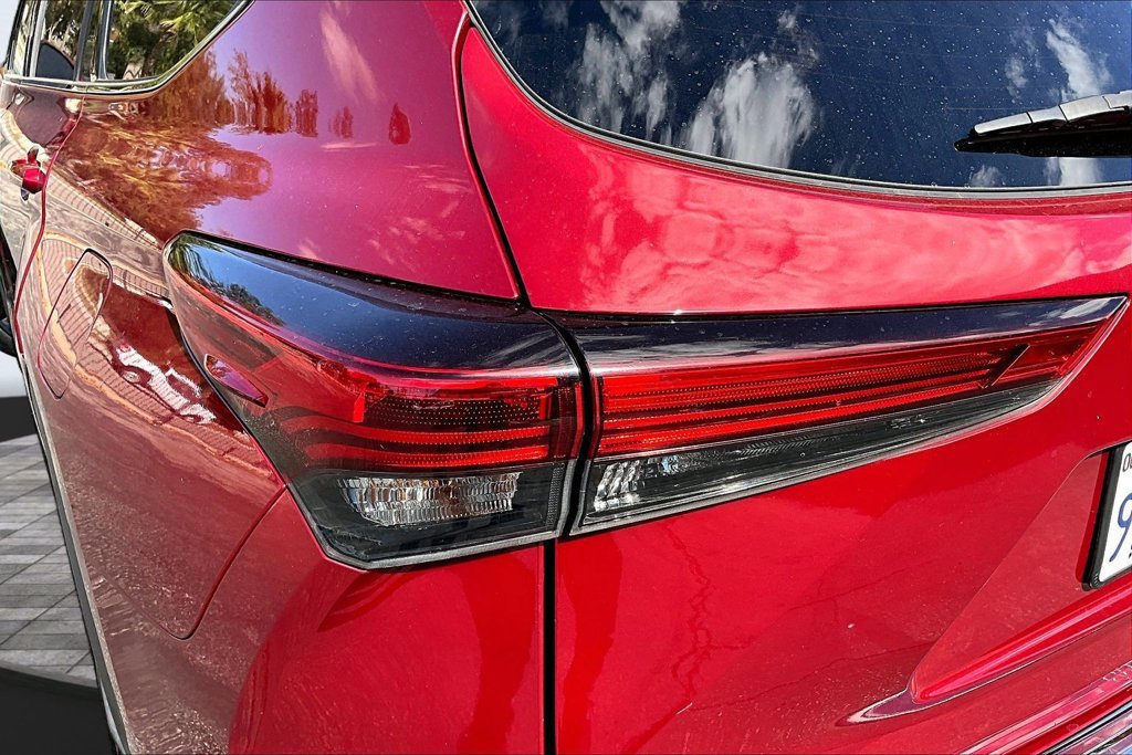 Used 2020 Toyota Highlander Platinum FWD image 34