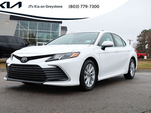 Used 2023 Toyota Camry LE image 1