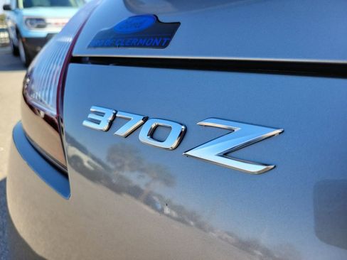 Used 2010 Nissan 370Z Touring w/ Sport Pkg image 8