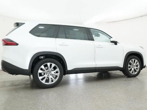 New 2026 Toyota Grand Highlander Limited FWD image 26