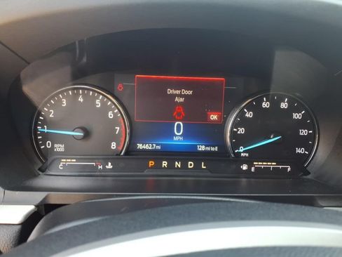 Used 2022 Ford Explorer XLT w/ Equipment Group 202A AWD/4WD image 8