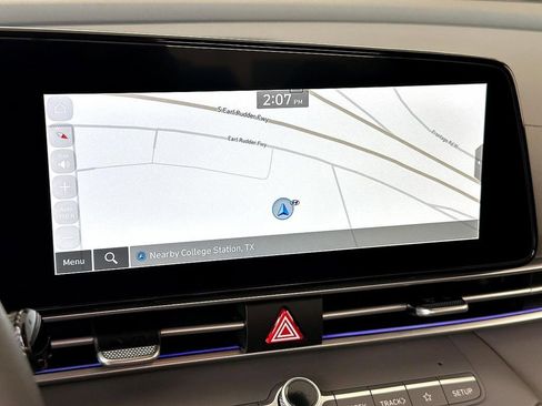 Used 2024 Hyundai Elantra SEL image 17