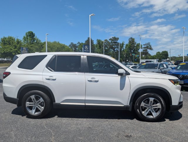 Used 2025 Honda Pilot EX-L image 4