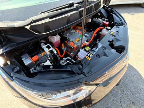 Used 2020 Chevrolet Bolt LT FWD image 4