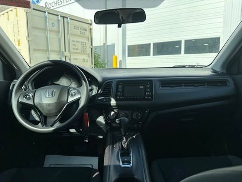 Used 2021 Honda HR-V LX image 18