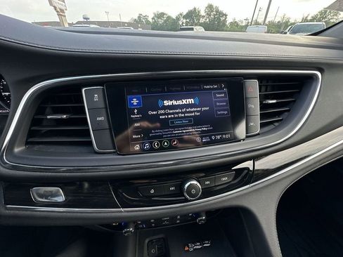 Used 2021 Buick Enclave Avenir image 16