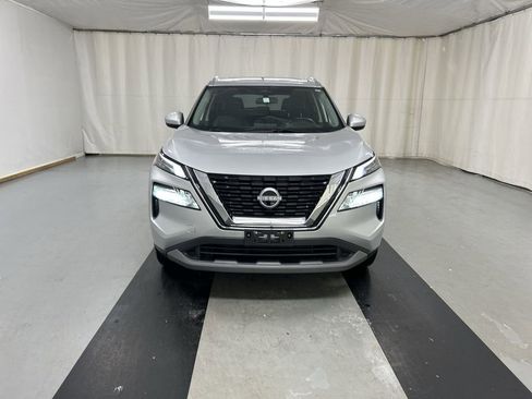 Used 2023 Nissan Rogue SV w/ SV Premium B Package image 3