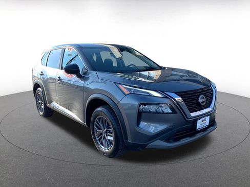 Used 2023 Nissan Rogue S image 1