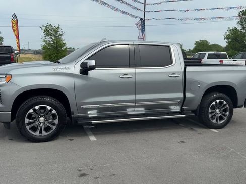 Used 2025 Chevrolet Silverado 1500 High Country AWD/4WD image 3