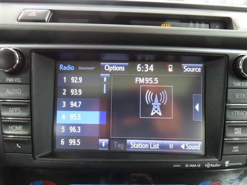 Used 2018 Toyota RAV4 XLE AWD/4WD image 25